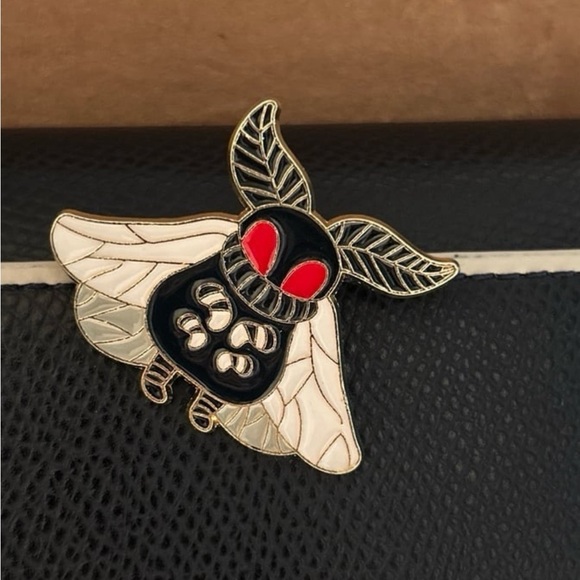 Cute Mothman Pin - Picture 1 of 3